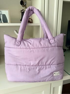 WILO THE LABEL Light Purple Puffer Travel Overnight Carry On bag Luggage Sleeve